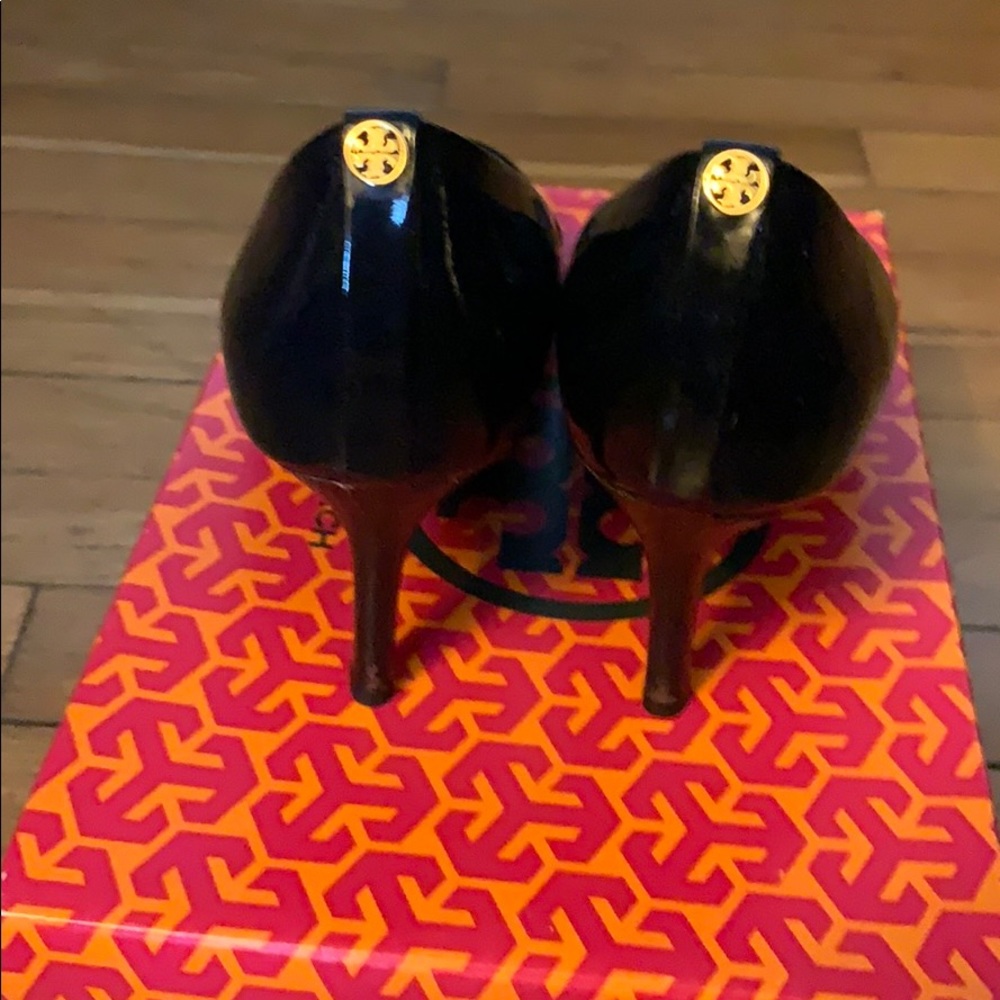 Shoes - Picture 3 of 4